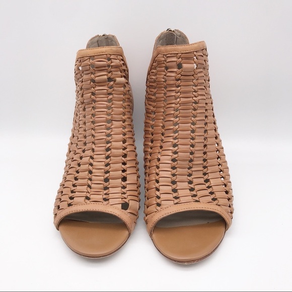 Donald Pliner Jacqi Wedge in Fawn Size 9.5 - Picture 8 of 16